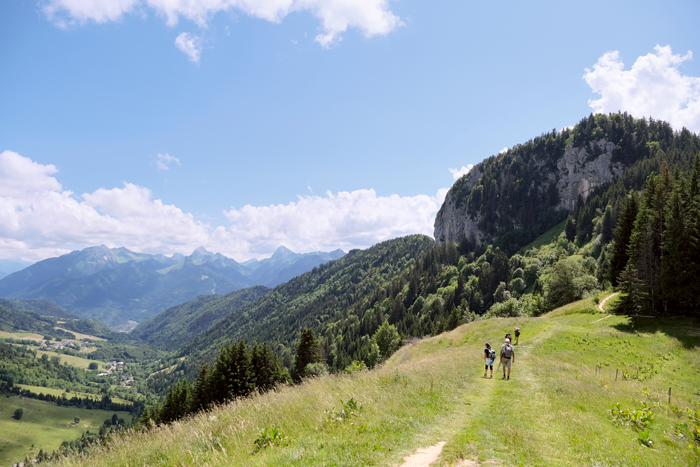 Randonnée au rocher du Roux ©Julien Dorol