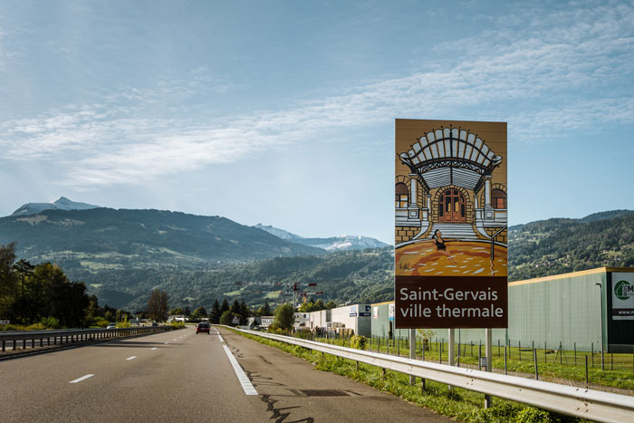 Panneaux marrons sur l'A40 Loustal ATMB