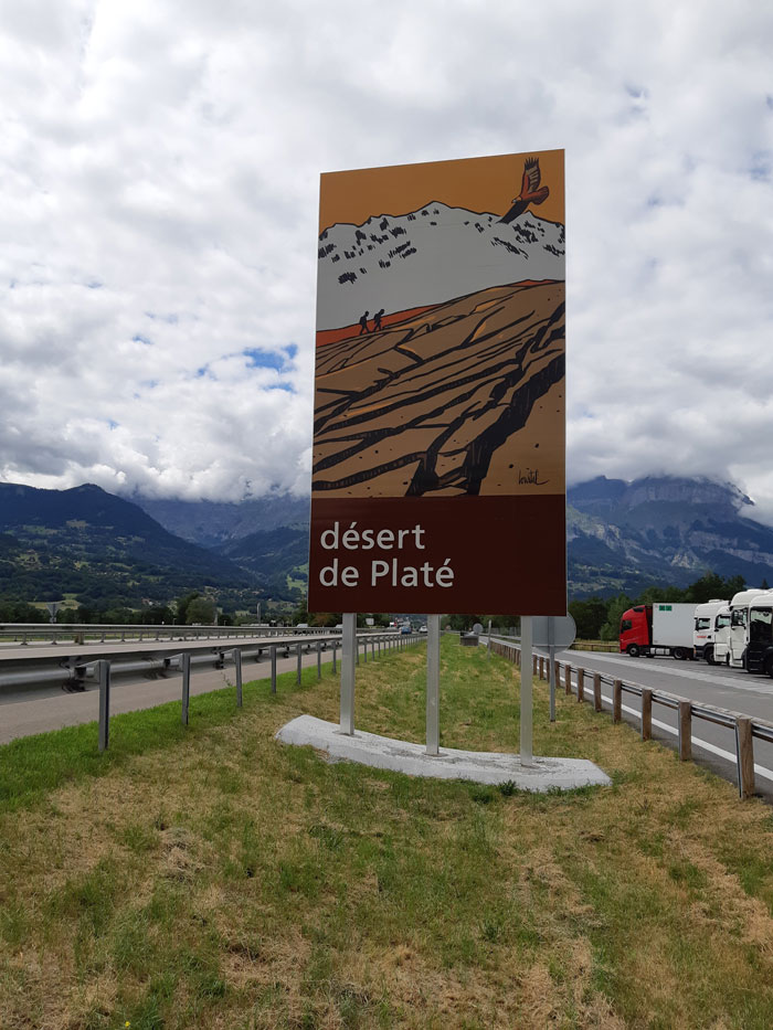 Panneaux marrons sur l'A40 Loustal ATMB