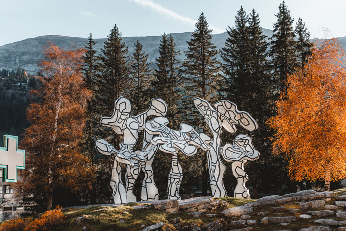 Art à Flaine : “Le Boqueteau des 7 arbres” de Jean Dubuffet ©CELINE DUCRETTET ATMB