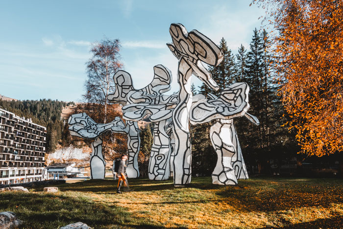 Art à Flaine : “Le Boqueteau des 7 arbres” de Jean Dubuffet ©CELINE DUCRETTET ATMB