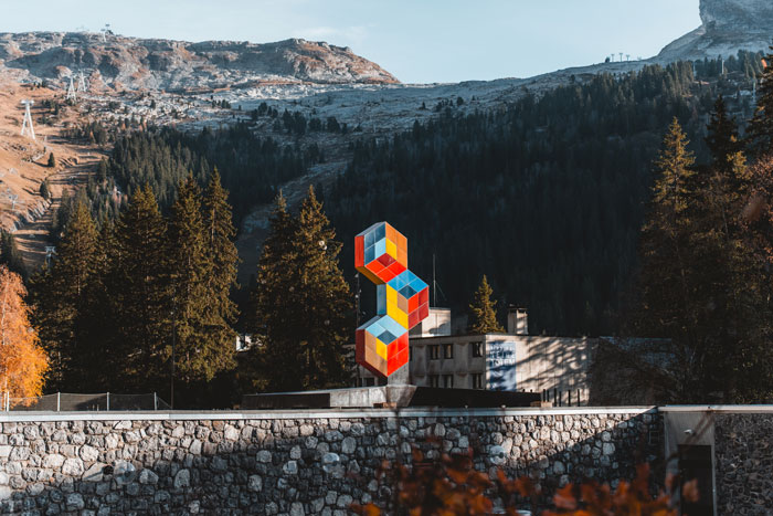 Art à Flaine Vasarely, “Trois hexagones”. ©CELINE DUCRETTET ATMB